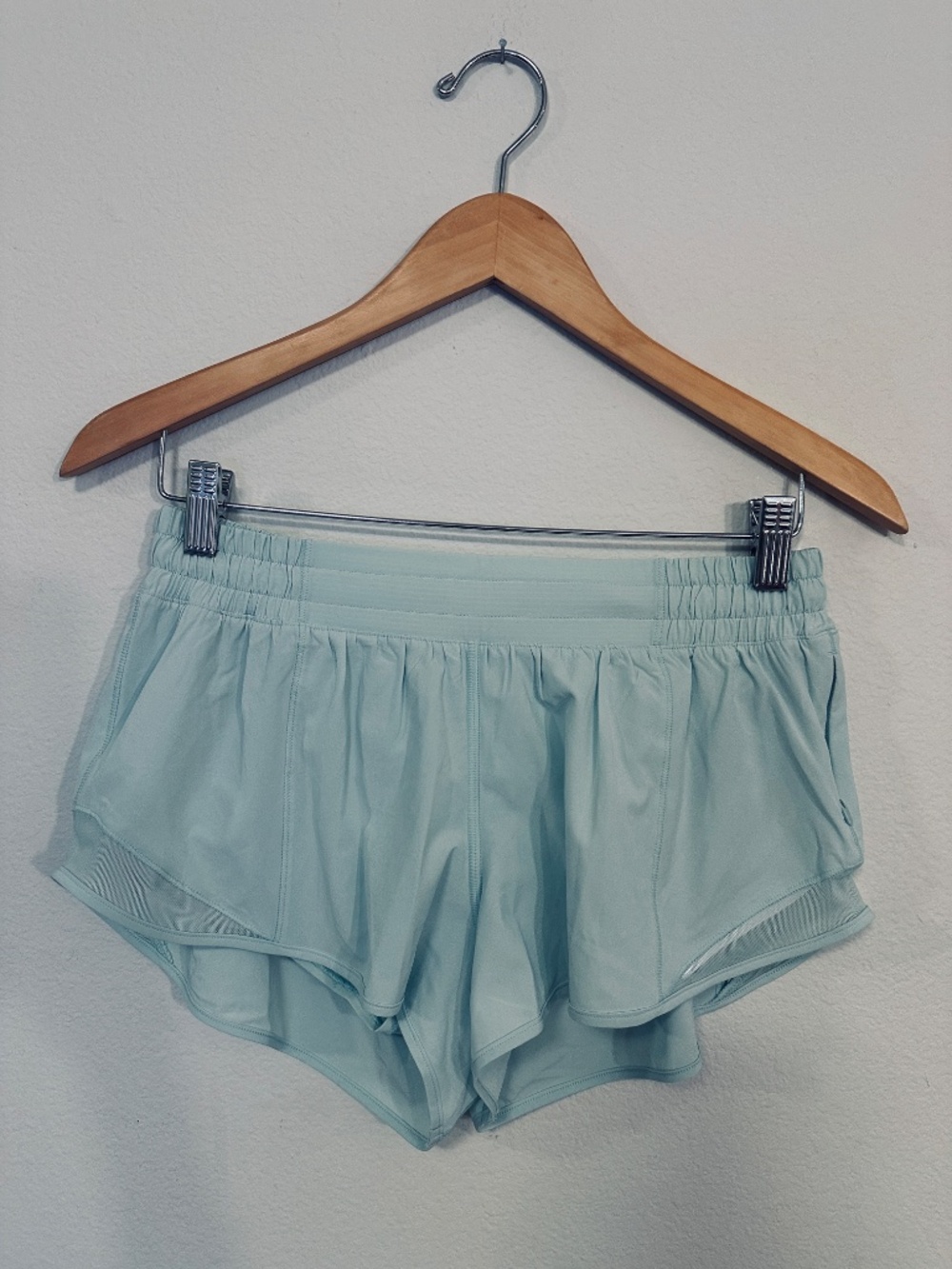 Lululemon Hotty Hot Lined Running Shorts Delicate Mint Size 8